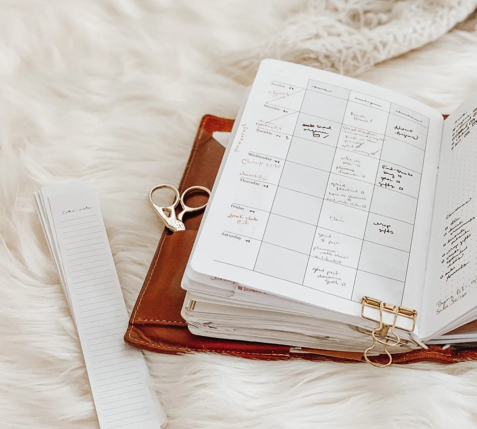 Handwritten todo lists in the planner